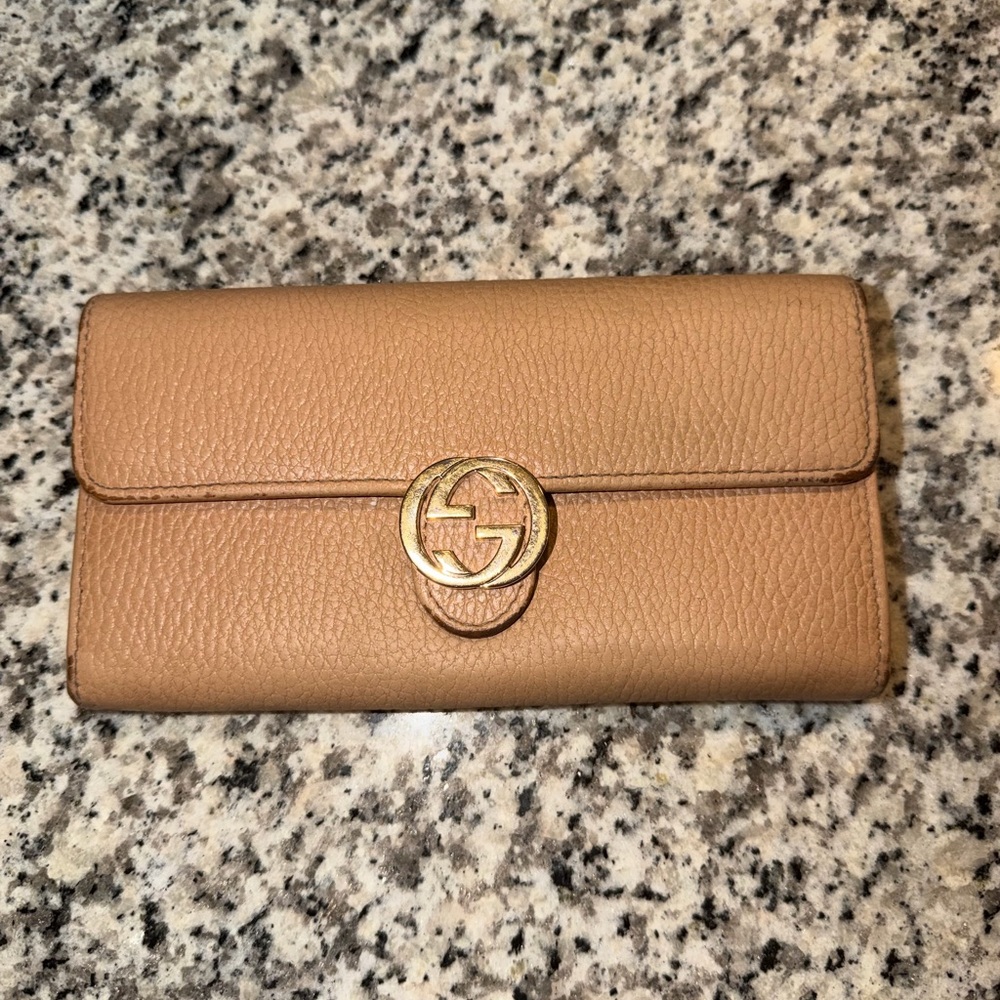🔥Authentic Gucci GG Pebbled Leather Wallet – Beige🔥 FAIR CONDITION!